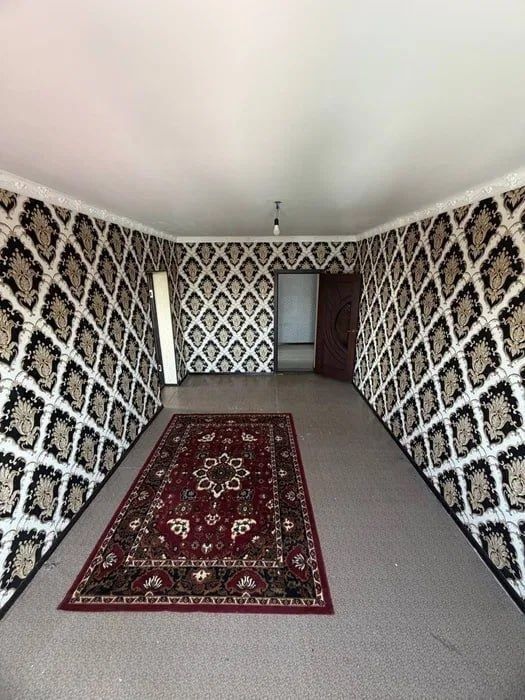 3/7/9. Сергели 2. Дом блочный, квартира 80 м². Метро - 500 м
