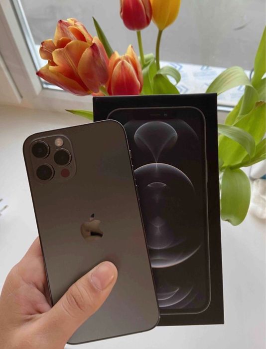 Продам айфон 12 про