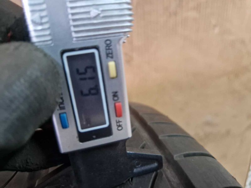 4 Pirelli R17 215/65
летни гуми 
DOT4422