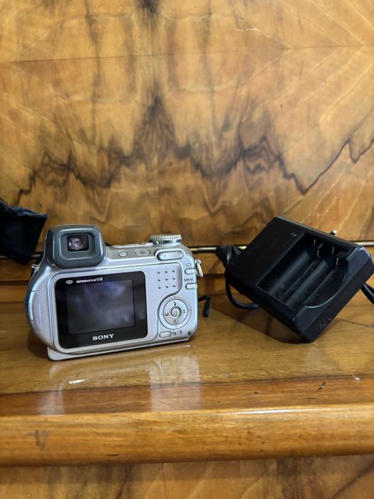 Фотоапарат Sony.