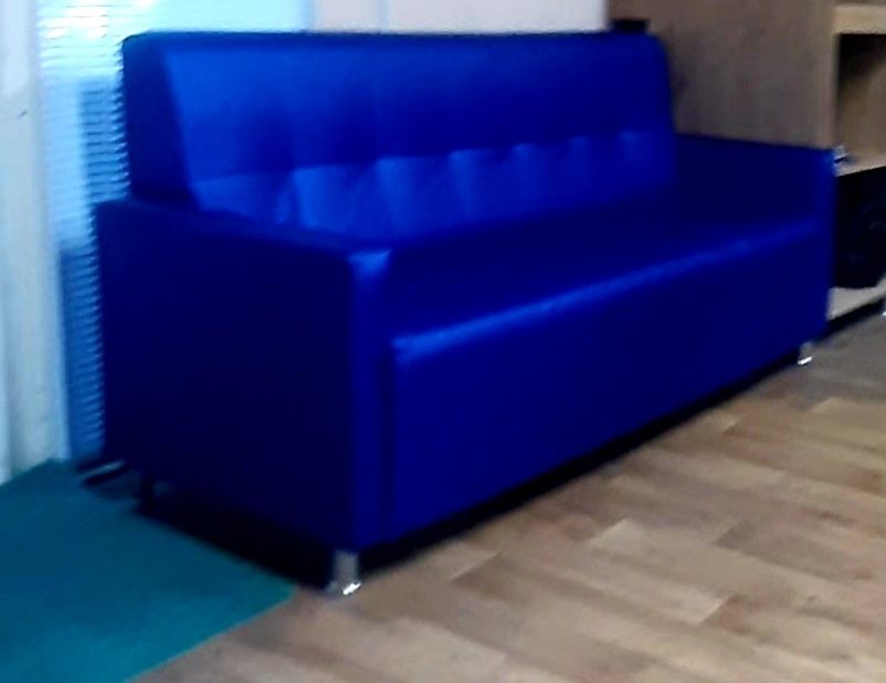Диван для офиса продам