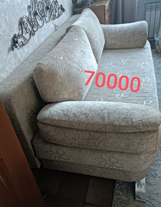 Продам вместительный угловой шкаф