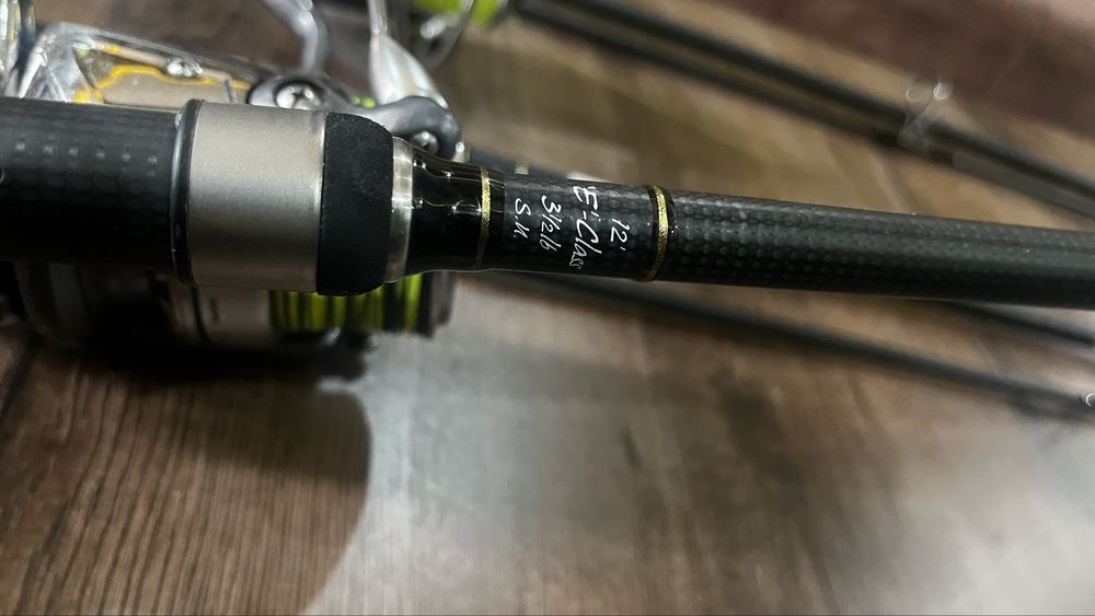 Free Spirit E class gold SU-DAIWA windcast z 5000