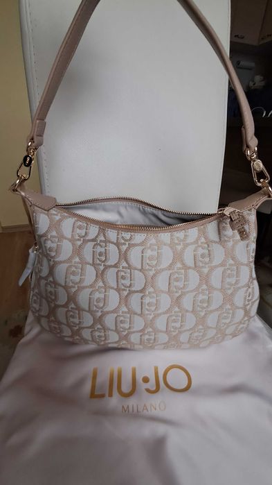 ЧИСТО Нова !!  Liu JO