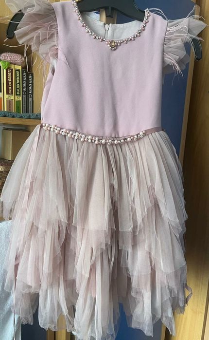 Продам детское платье на 6-7 лет