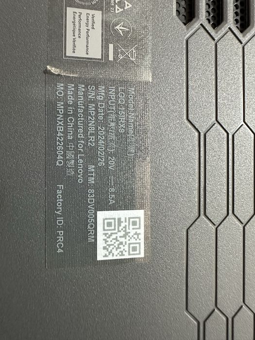 Laptop Lenovo LOQ 15IRX9