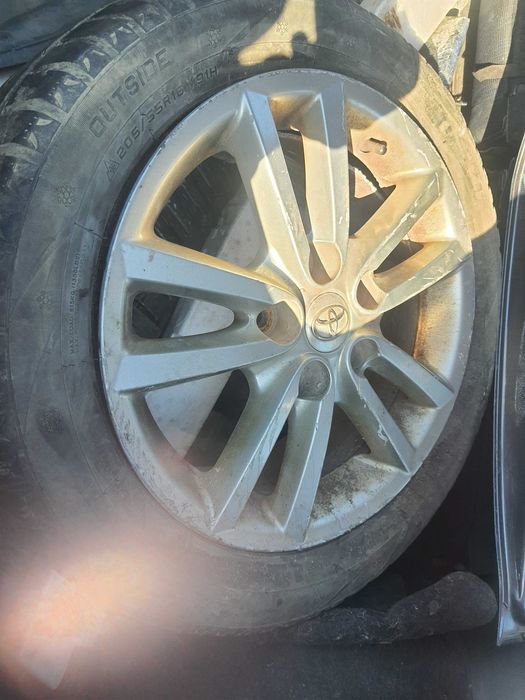 На части! Toyota Auris 2.0 D4D