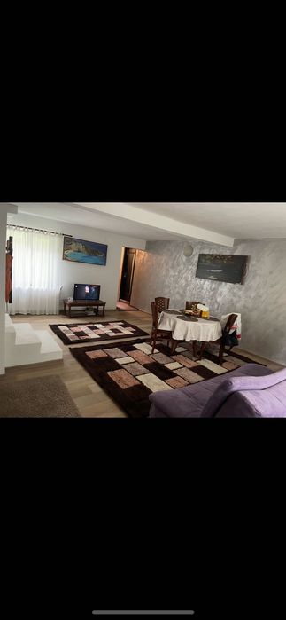 Vand casa zona deal-munte