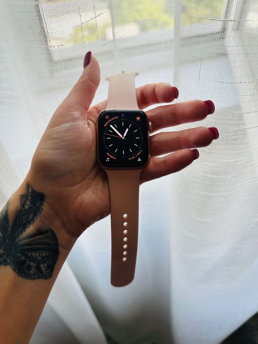 Apple Watch SE 44mm Pink (Б/У)