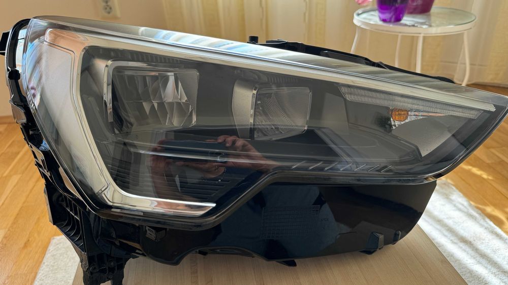 Оригинални LED фарове/фар за Ауди Audi Q3 2019+