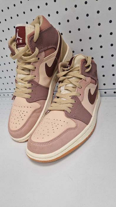Оригинални дамски маратонки- AIR Jordan 1 Mid