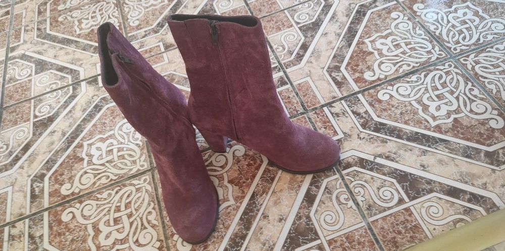 Боти DARIS естествен велур