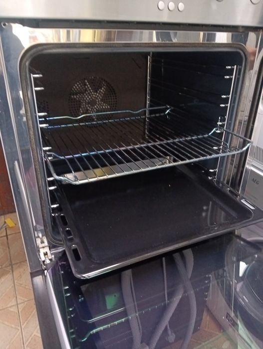 Иноксова печка за вграждане с индукционни котлони Миеле Miele Гаранция