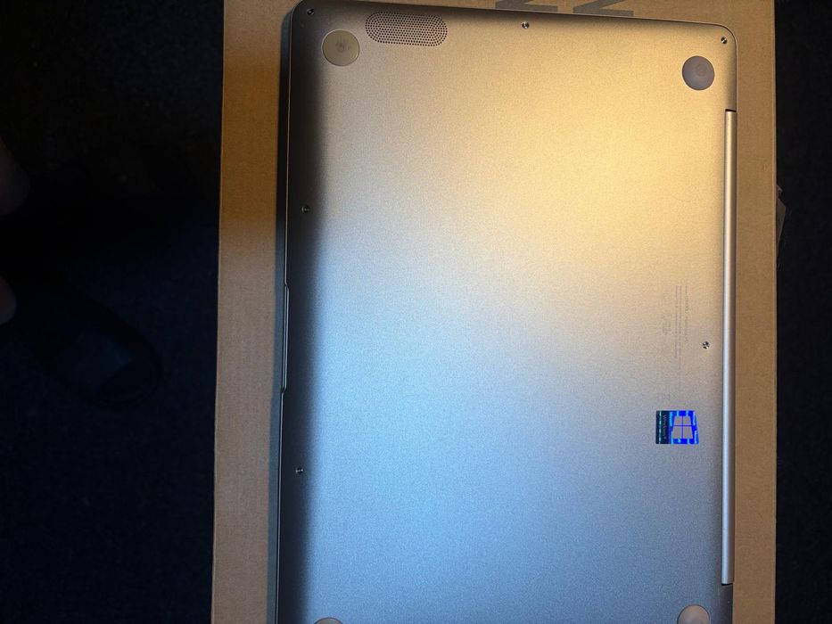 Laptop Asus Zen Book ux430u-i5 8Gb Ram,SSD