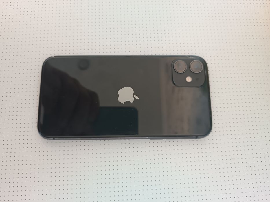 iPhone 11 (  64g )