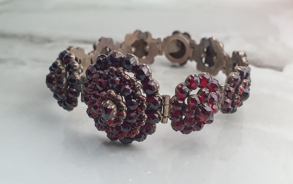 Brățară din argint 925 cu granate naturale – lungime 17 cm, gramaj 22,