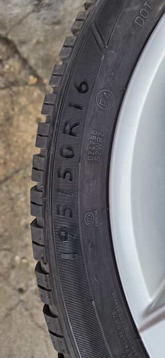 AUDI A1 оригинални джанти със зимни гуми 195/50/16 6J×16 ET30 5×100