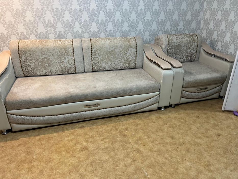Диван и кресло вместе