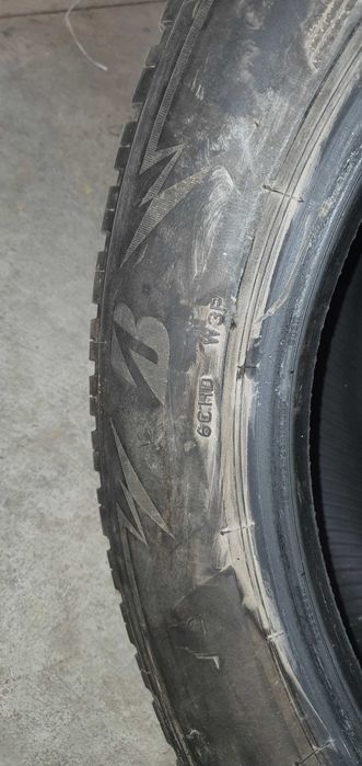Bridgestone Blizzaк Зимни гуми 225/60 R18 3 бр. джип бус