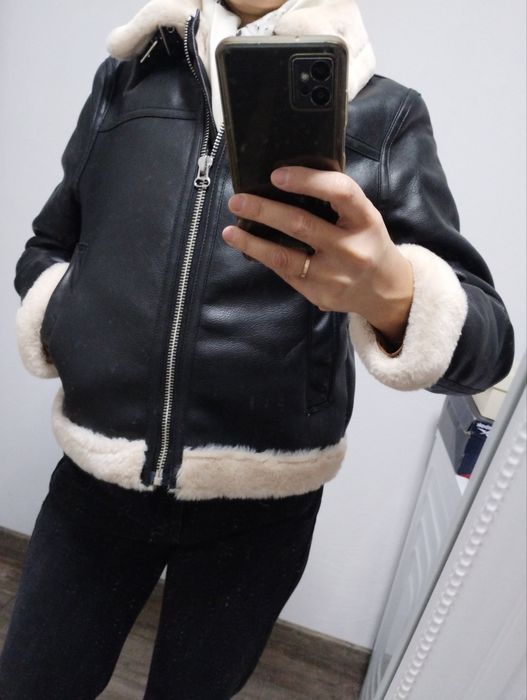 Geaca scurtă din piele