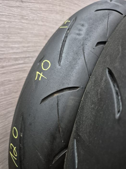 Set anvelope moto 120 70 17 cu 180 55 17 Dunlop Roadsport 2 dot 2022 si 2024