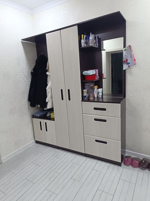 Продам прихожую мебель.