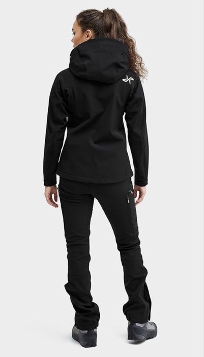 Дамско софтшел яке REVOLUTION RACE . Размер XS