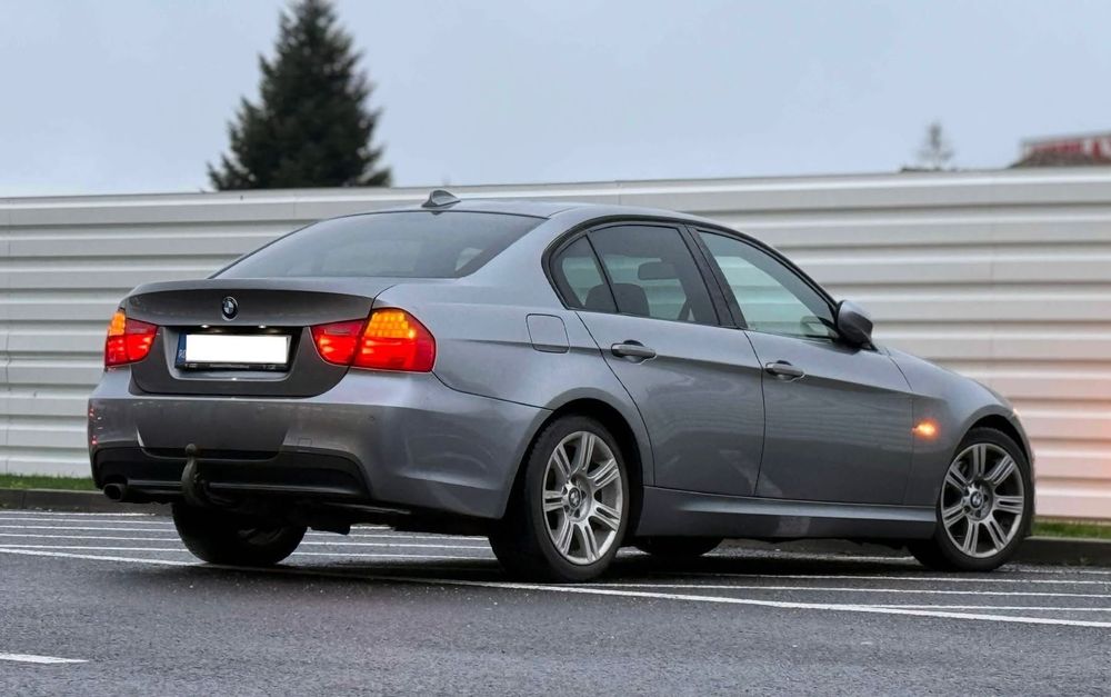 BMW Seria 3 E90 LCi 2010/ 2.0d/ Automat/ Pachet M/ Euro 5/ Bi-Xenon