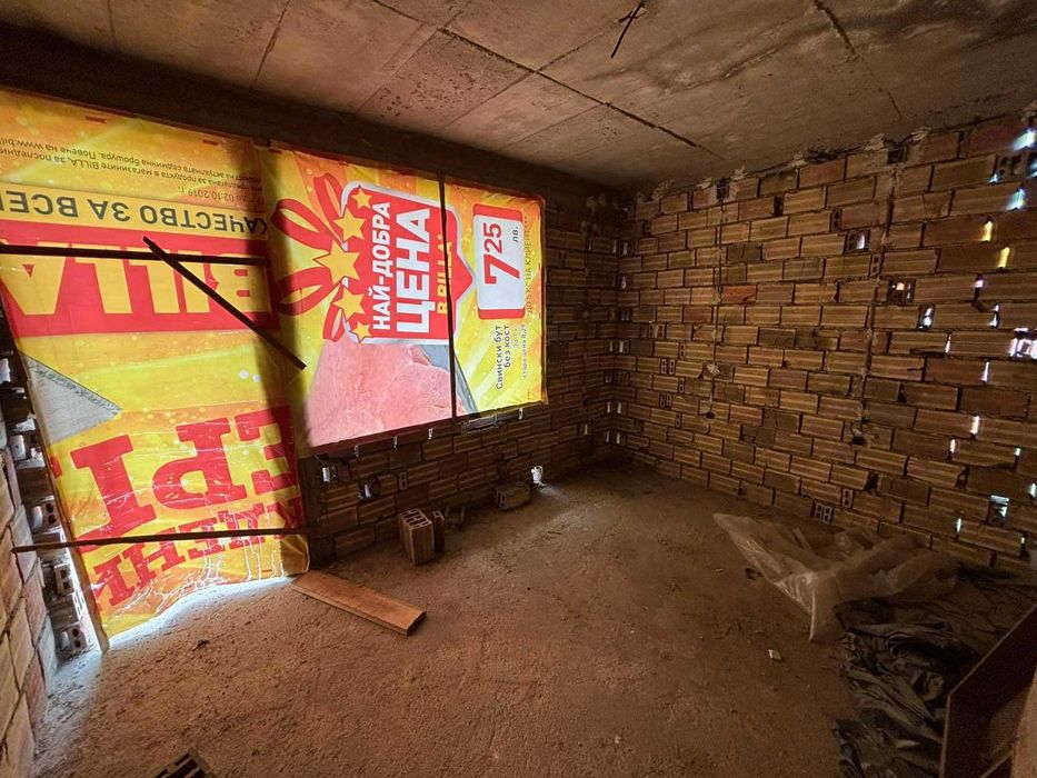 Тристаен апартамент (етаж от къща) с гараж  в кв. Загорка