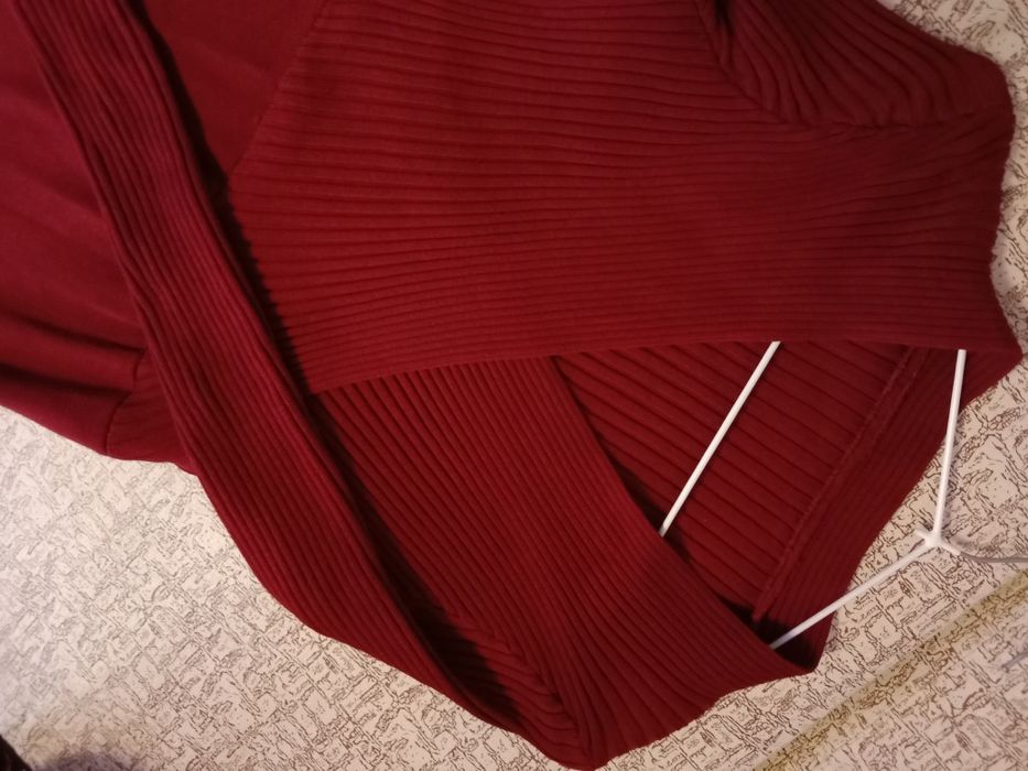 Продам платья 1000 тг