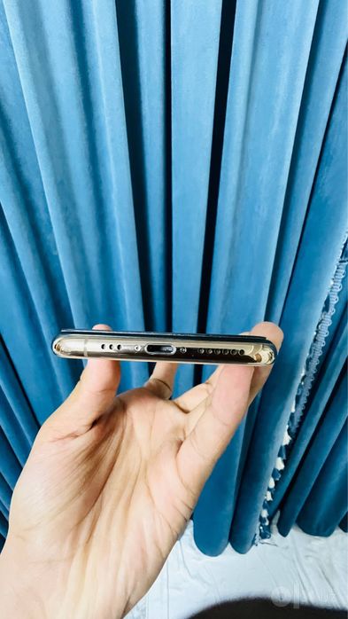 Iphone xs ideal ochilmagan feys trutob bor