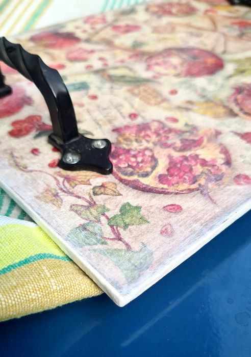 Дървена тава поднос за сервиране нар декупаж