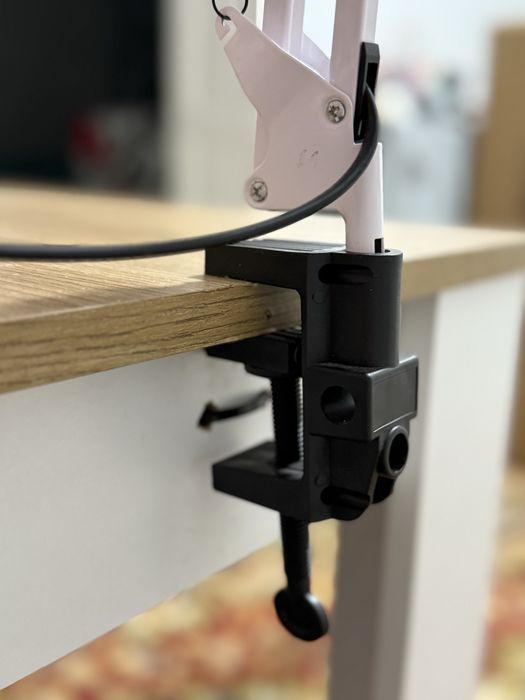 Birou+aspirator praf unghi+2 lampi