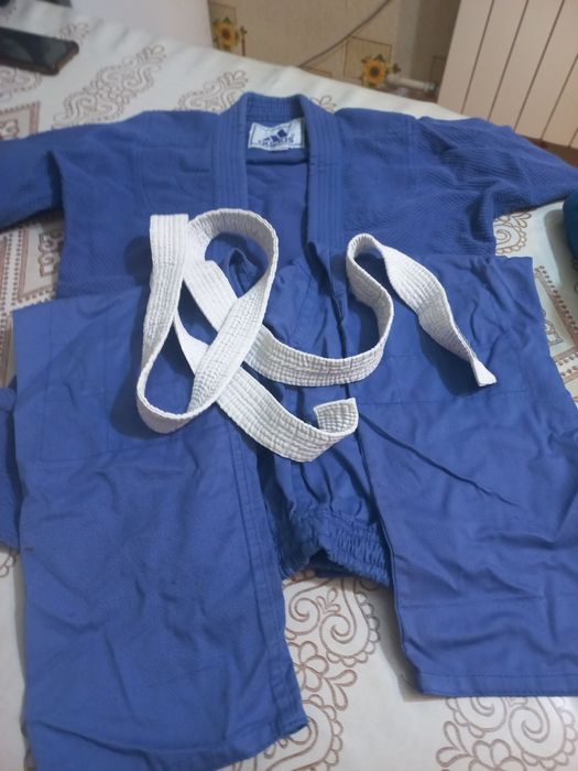 Продам кимоно - 2 шт