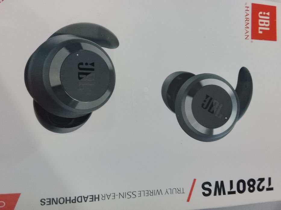 JBL căști noi / cutie