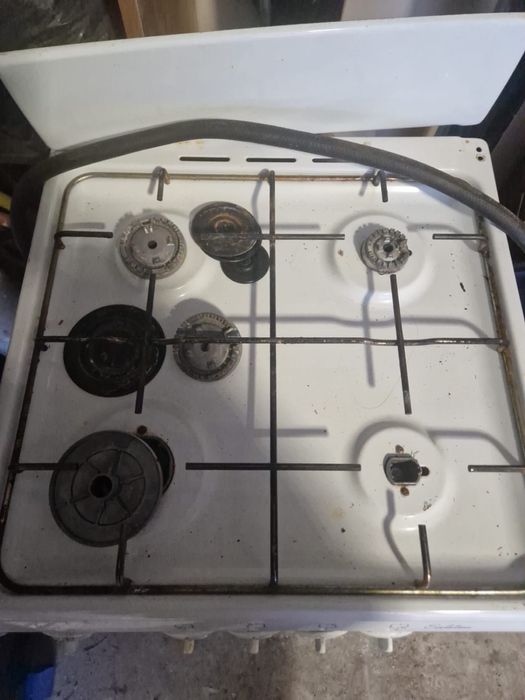Продам газ плиту