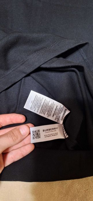 Burberry T-shirt negru cu imprimeu grafic – nou cu etichete
