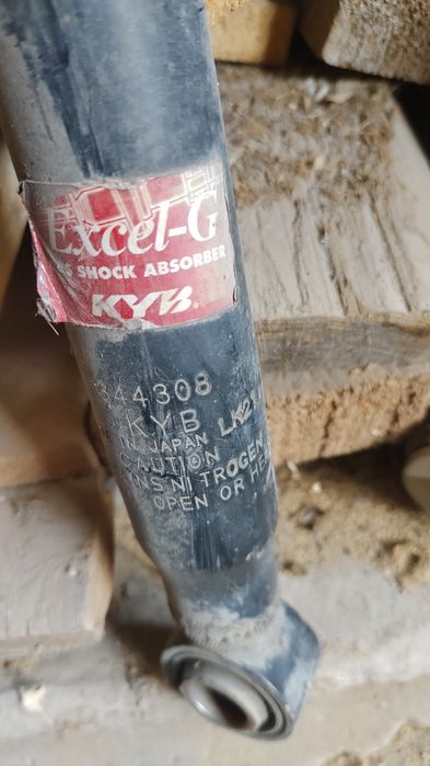 Продаю амортизатор задний