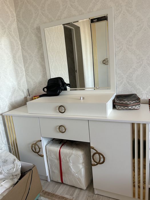 Спальный мебель, камоды шкафы