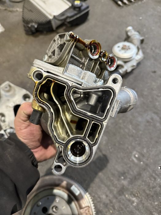 Маслено тяло bmw m2 f87 m3 f80 m4 f82 бмв м2 ф87 м3 ф80 м4 ф82