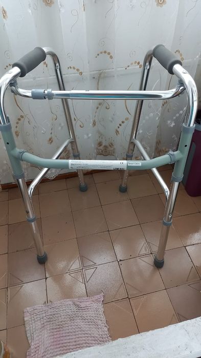 Противопролежневый матрас, ходунок