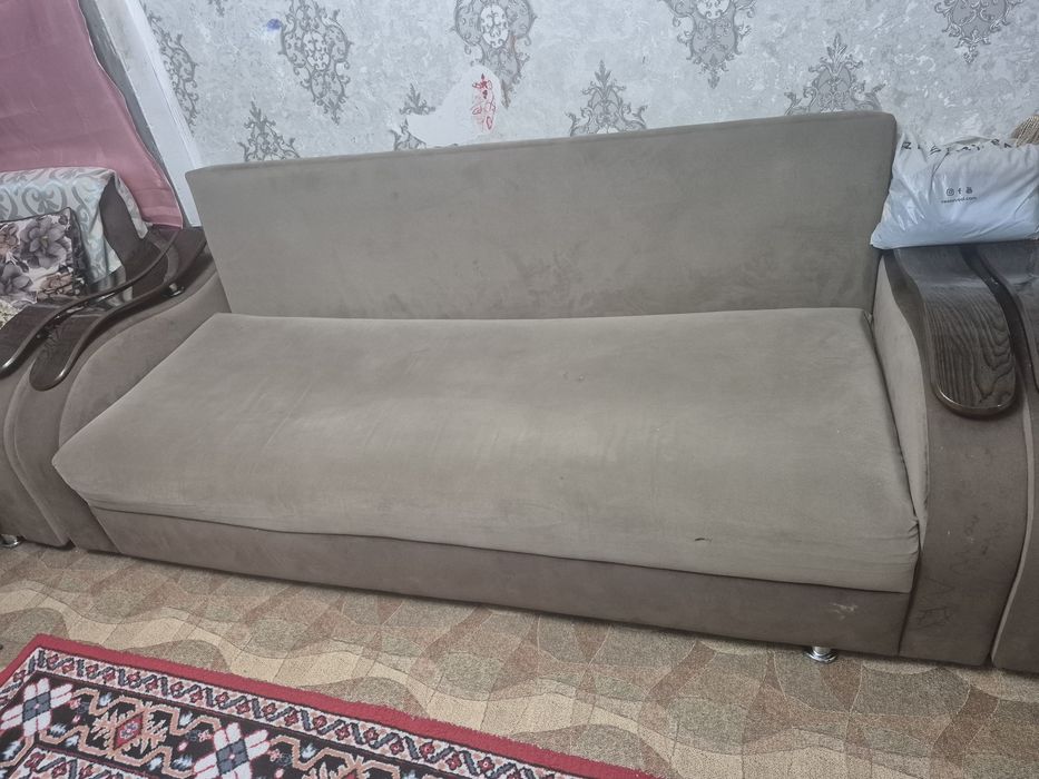Диван с 2 креслой