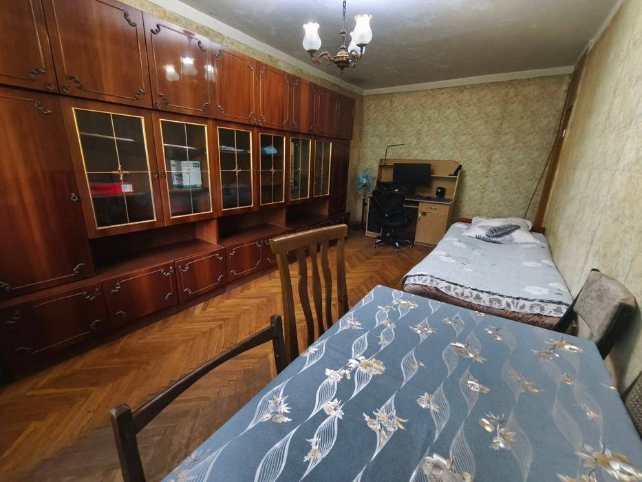 Продам Срочно  2 ком  Учтепа Чиланзар 24 квартал