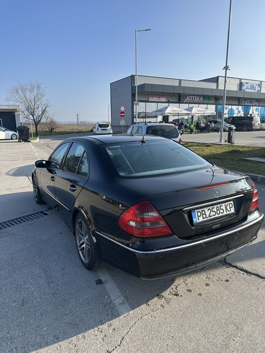 Mercedes E320 2003г