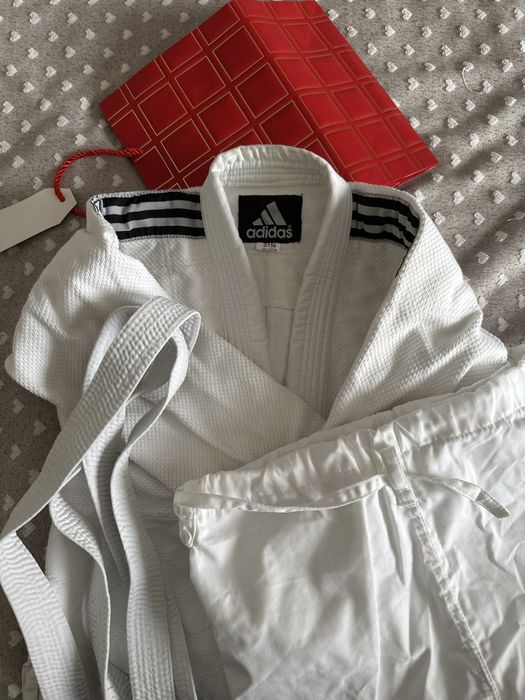 Продам форму для  дзюдо