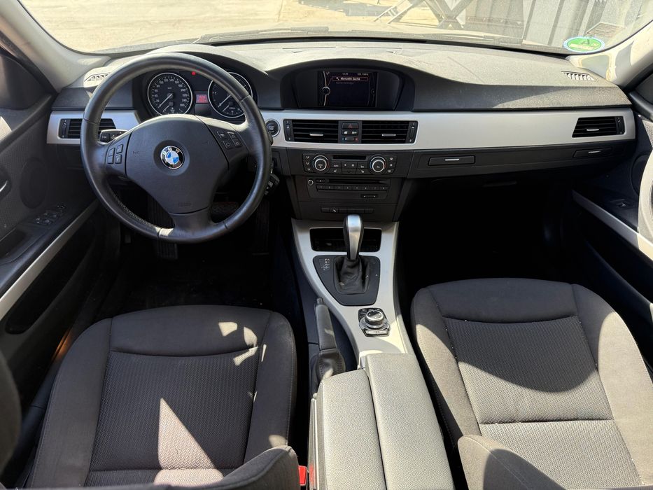Dezmembrez Bmw E91 325D Automat Bixenon  schwarz 2 cod 668