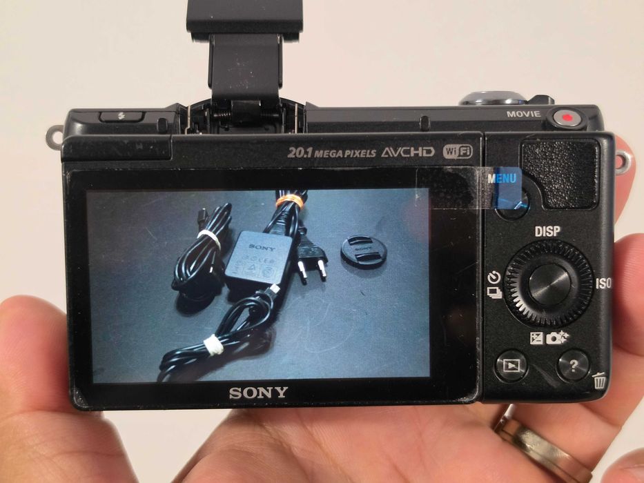 Aparat foto digital mirrorless Sony Alpha 5000 a5000 cu obiectiv E 16-50 OSS