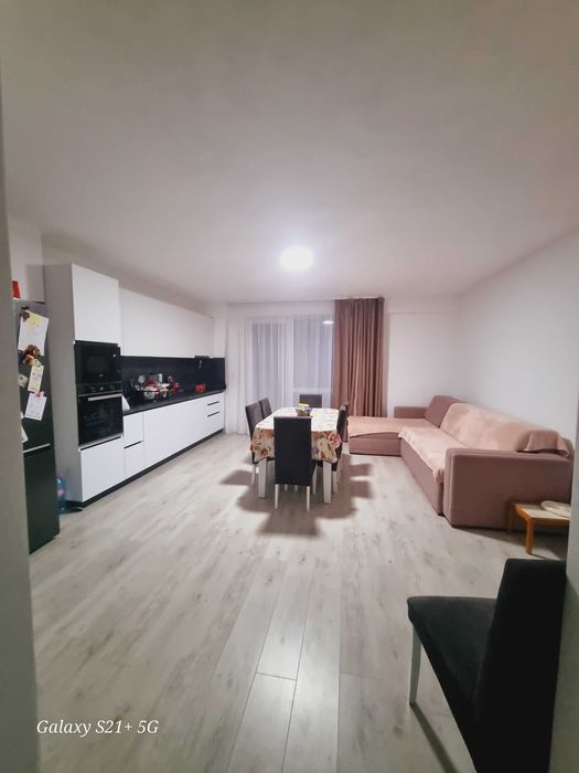 Apartament 3 camere de inchiriat