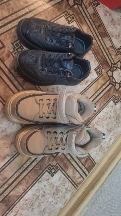 Продам ветровки и обувь для мальчика