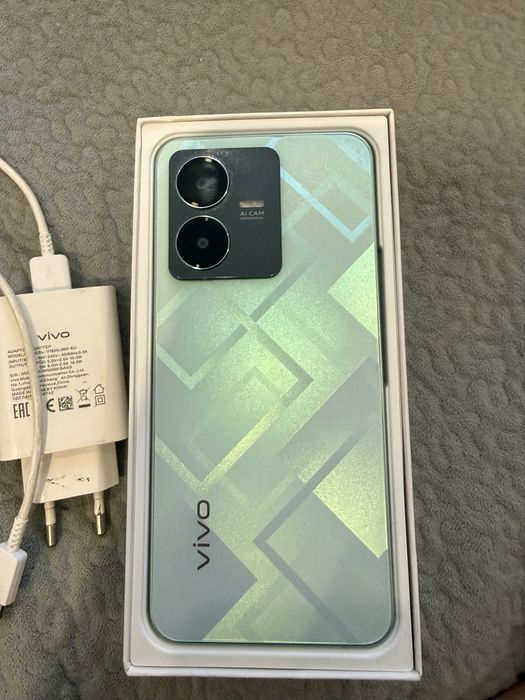 Продам телефон Vivo Y22